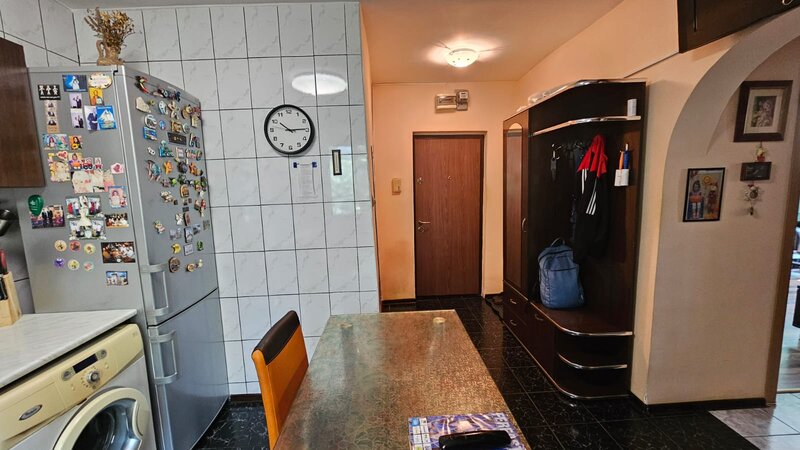 Berceni, Uioara apartament 3 camere 4/10 bloc reabilitat, mobilat si utilat